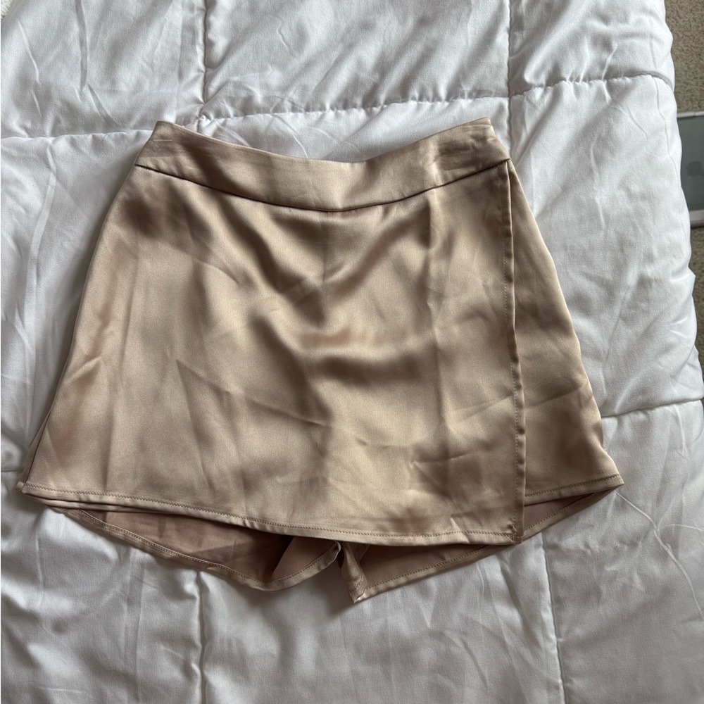 Satin skort